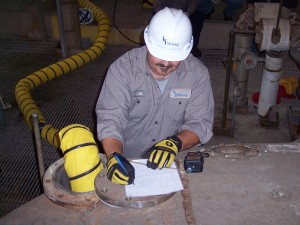 CONFINED SPACE ENTRANT ATTENDANT AND SUPERVISOR TRAINING Confined space entry